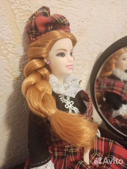 Кукла Барби из куклы мира