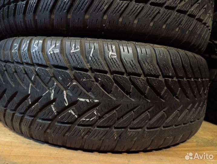 Goodyear UltraGrip 205/60 R16 T