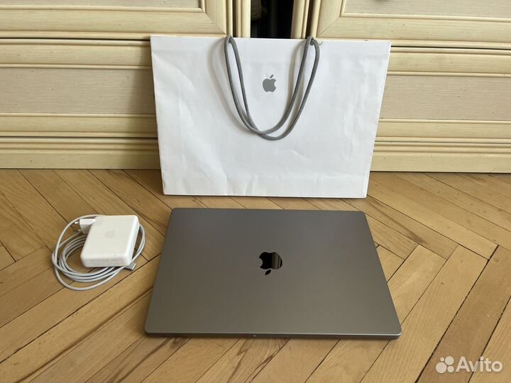 MacBook Pro 16 M1 Pro 16Gb 1Tb в идеале