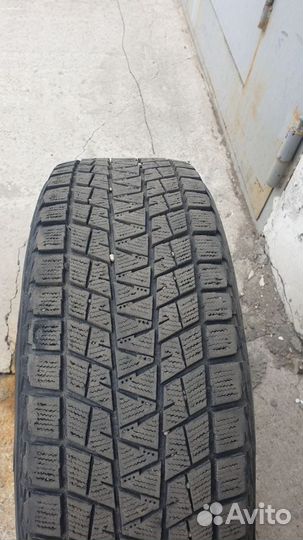 Bridgestone Blizzak DM-V1 235/65 R17 108R