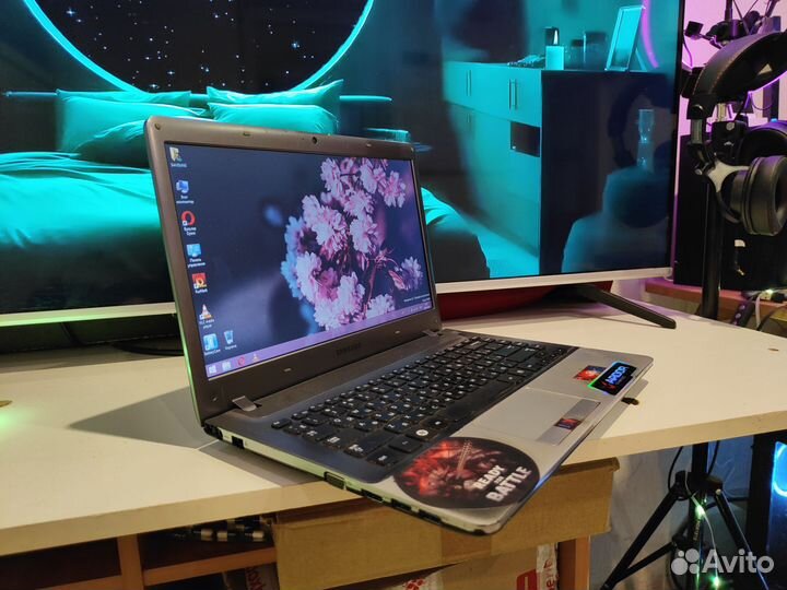 Игровой ноутбук 4 Ядра/SSD/Radeon 2GB