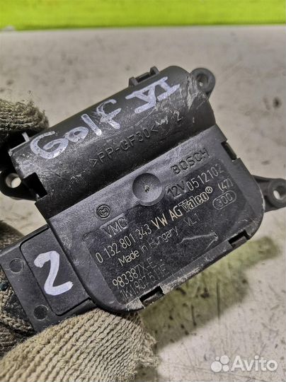 Моторчик заслонки отопителя Фольксваген Гольф 6