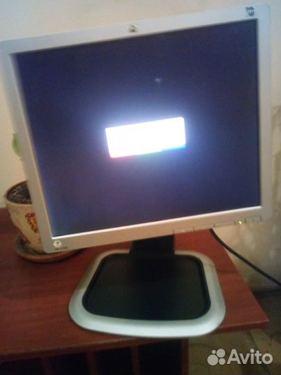 Монитор HP L1750 и 1740