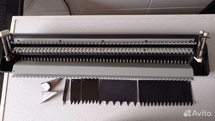 Машинка для ручного вязания