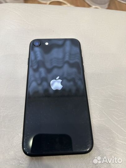 iPhone SE, 128 ГБ