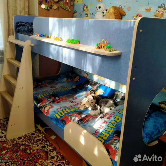 Двухъярусная кровать