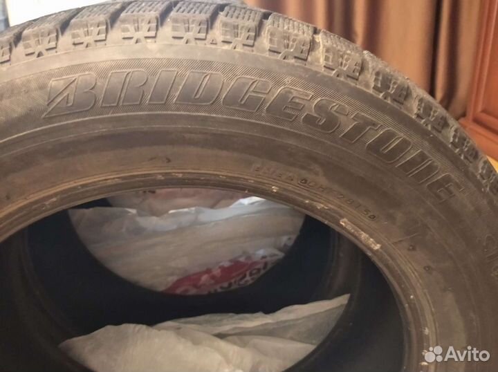 Bridgestone Blizzak Revo GZ 215/60 R17