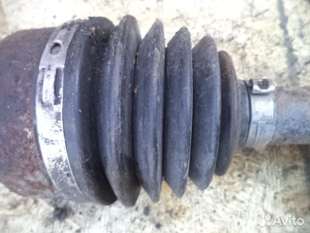 Полуось передняя R Jeep Grand Cherokee 3 (WK) P521