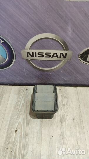 Клапан Решетка вентиляции салона infiniti QX60 Лев