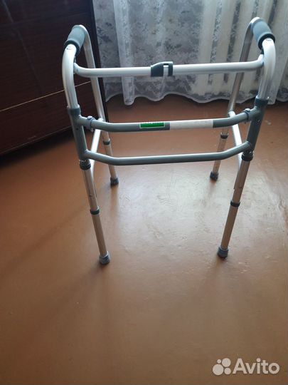 Продам ходунки