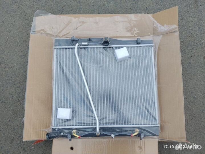 Радиатор охлаждения двигателя Toyota Hiace