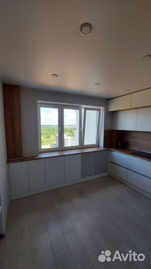 Кухня на заказ угловая без ручек