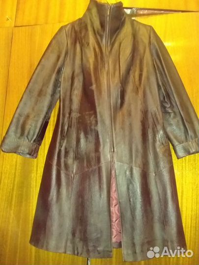 Кожаный утепленный плащ нат