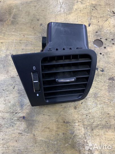 Дефлектор обдува салона левый Subaru Legacy BL