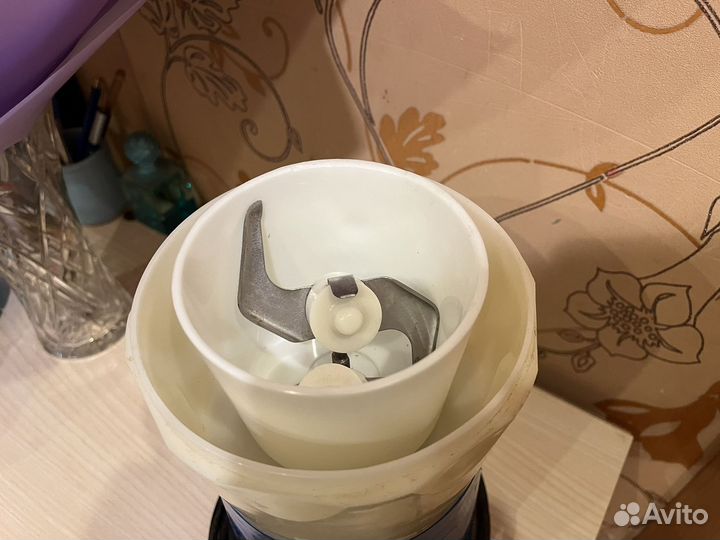 Мясорубка электрическая с насадкой кофемолки