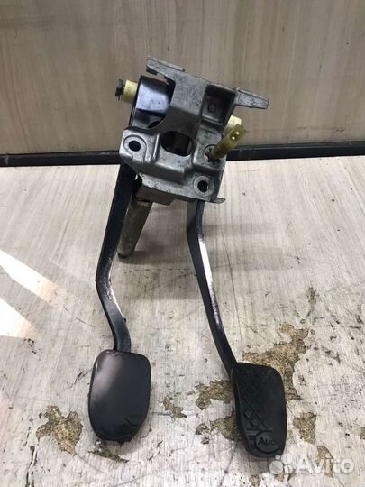 Педальный узел audi 100 c4