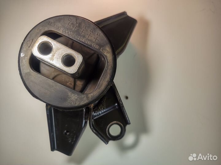 Подушка двигателя 218302w400 Santa Fe 3 DM