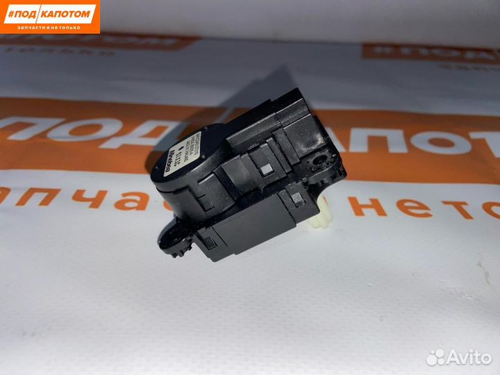 Моторчик заслонки печки Mitsubishi Outlander