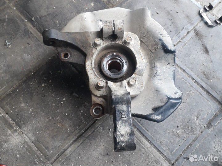 Поворотный кулак Sorento 2