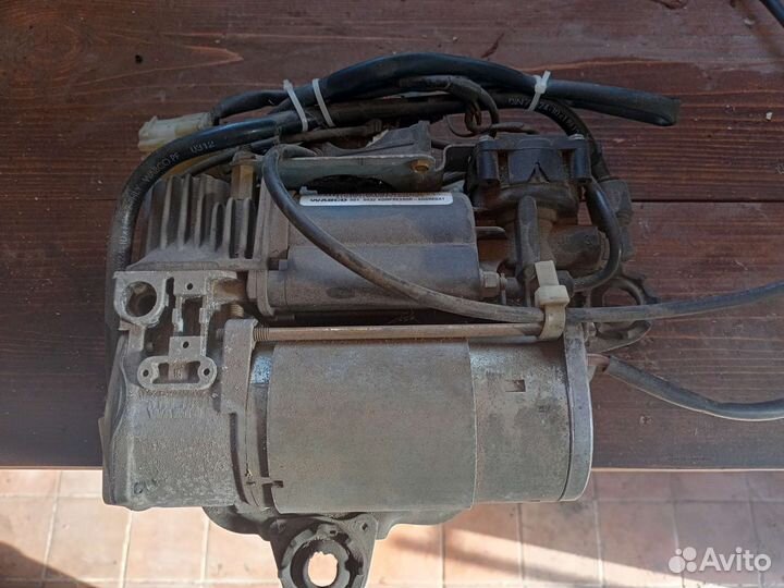 Компрессор пневматический подвески Wabco