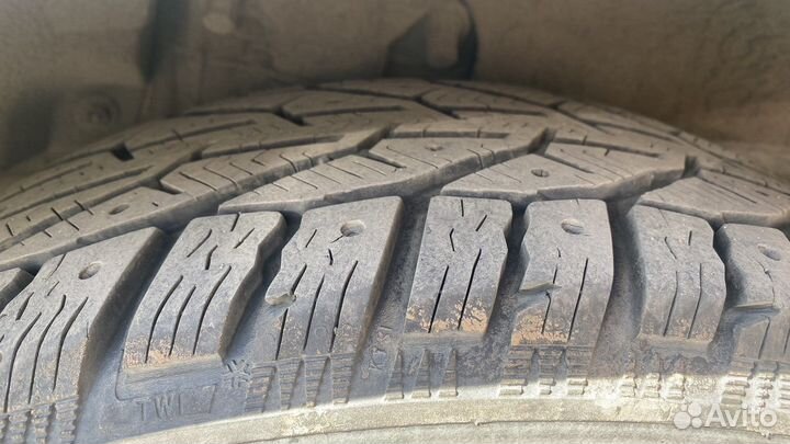 Kormoran Stud 235/65 R17 108T