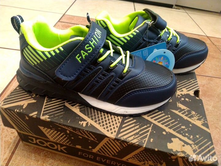 Новые кроссовки для мальчика, р.29 (18.5 см)