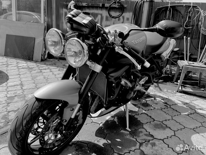 Продам Triumph street triple R 675