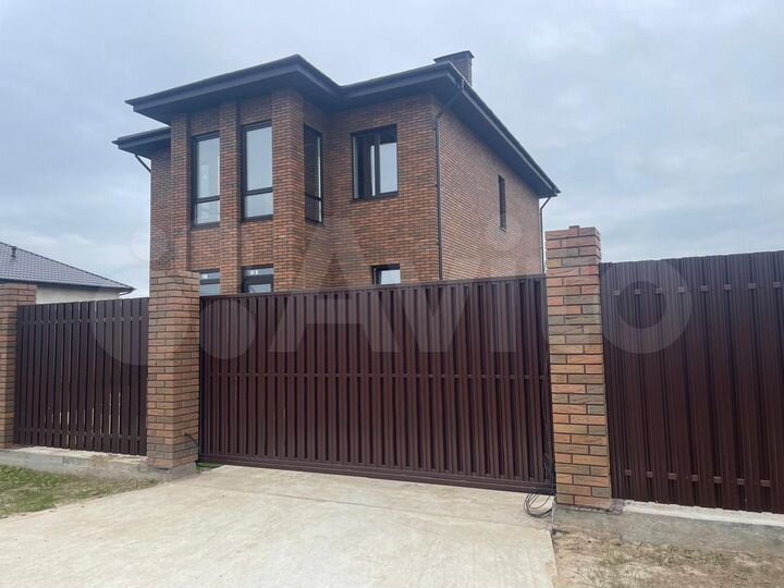 Дом 217,3 м² на участке 8 сот.