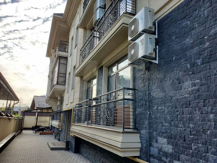 3-к. квартира, 102,5 м², 2/3 эт.