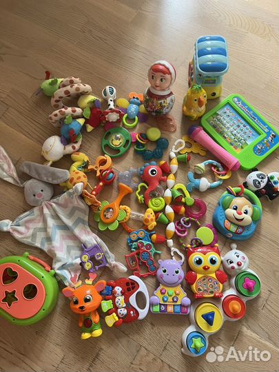 Fisher price динозавр для малышей