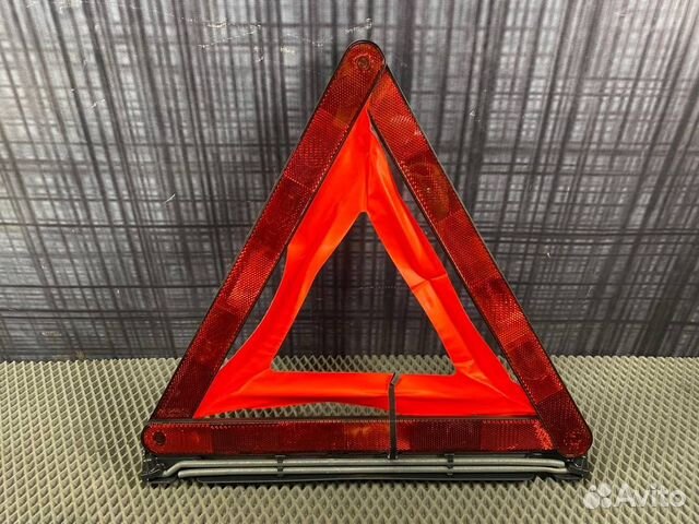 Знак аварийной остановки Audi Allroad C5 BES 2004