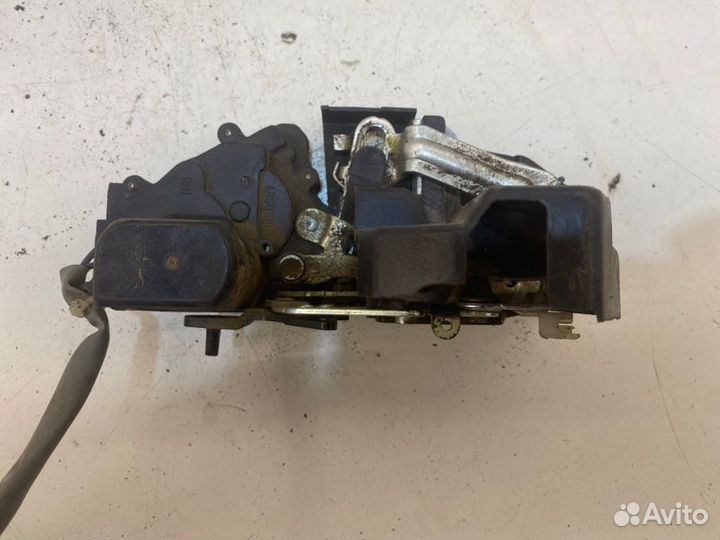 Замок боковой двери задний правый Kia Spectra