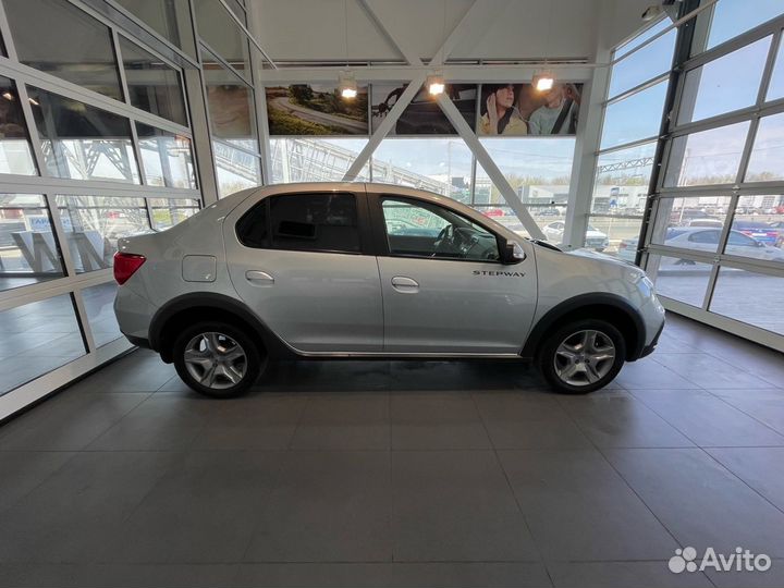 Renault Logan Stepway 1.6 AT, 2021, 27 750 км