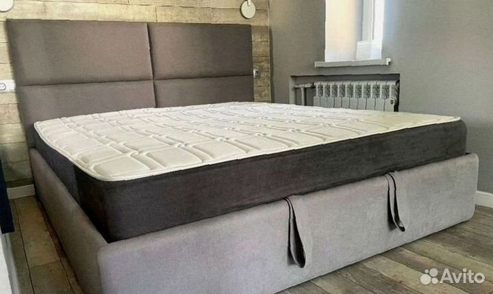 Кровать дизайнерская мягкая