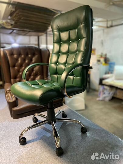Офисное кресло