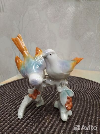 Птицы фарфоровая статуэтка