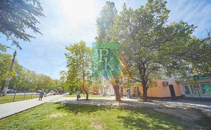 Помещение 65,2 м² с отдельным входом на Острякова