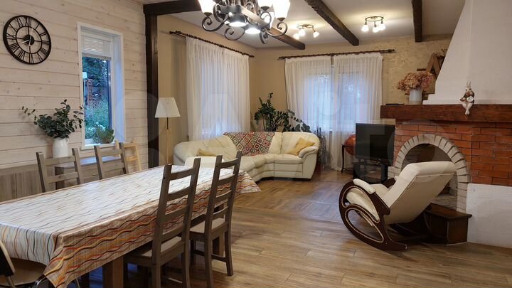 Коттедж 230 м² на участке 15 сот.