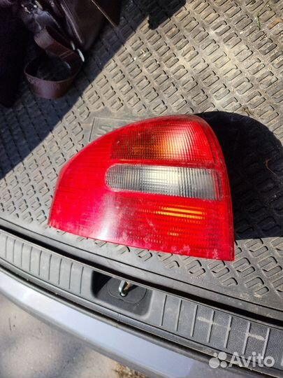 Левая задняя фара на audi А6 С5