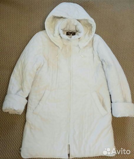 Белая куртка. Демисезон. Размер 46-48