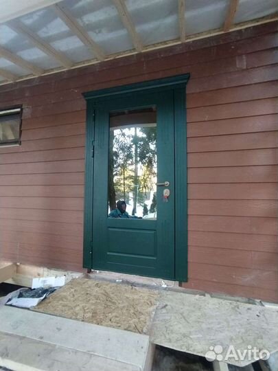 Дверь входная металлическая со стеклом