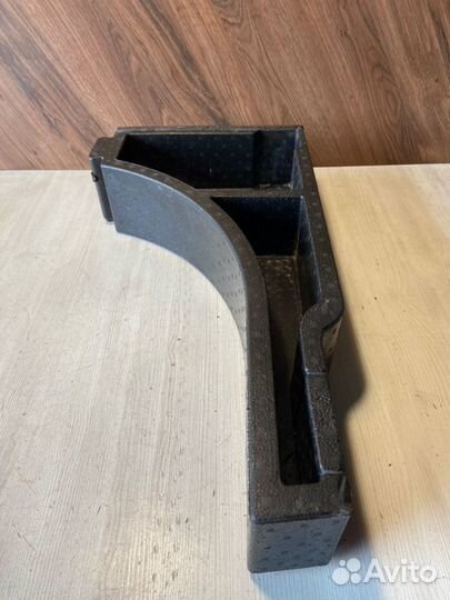 Ящик под инстумент правый Ford Focus