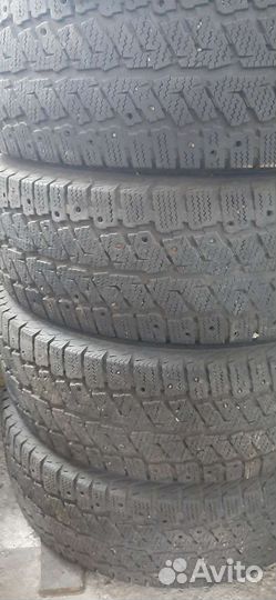 Continental VancoIceContact 215/65 R16