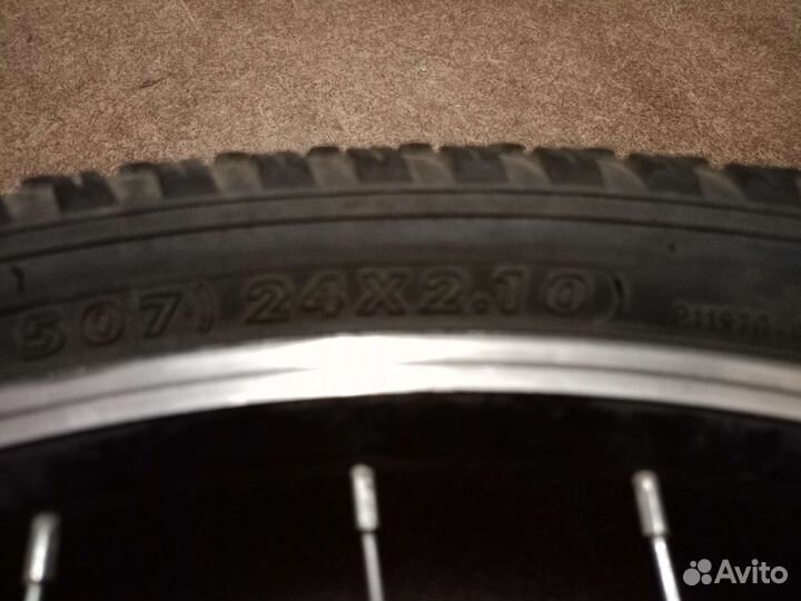 Колеса 24 дюйма; вилка 24