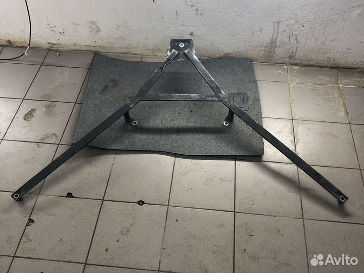 Тяга, распорка днища бмв