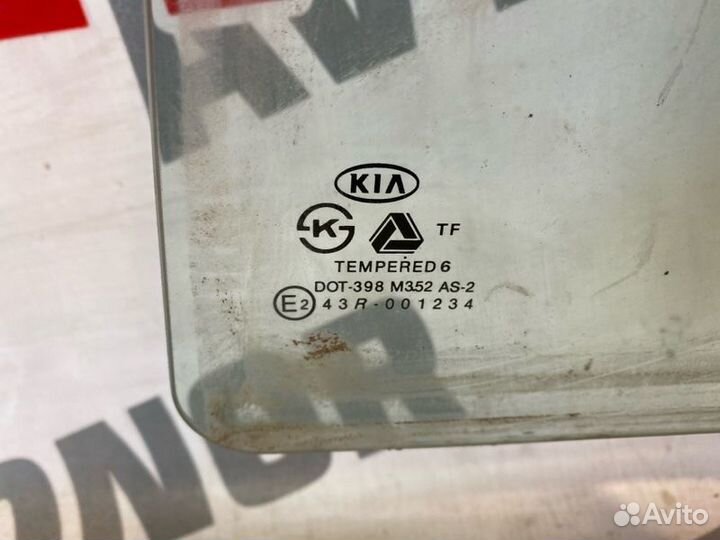 Стекло заднее левое Kia Clarus седан 2000
