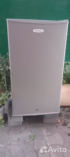 Холодильник Бирюса M90