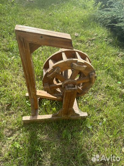 Мельница водяная,деревянная