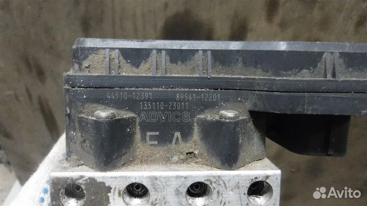 Блок ABS (насос) Toyota Corolla (E150) 2006-2013