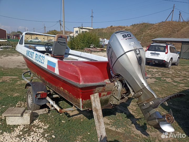 Лодка с мотором